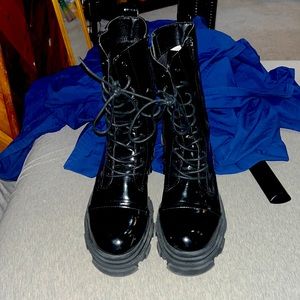 Combat boots